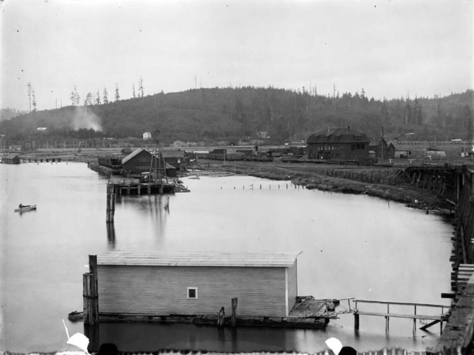 coos-bay-angelis-studios.jpg